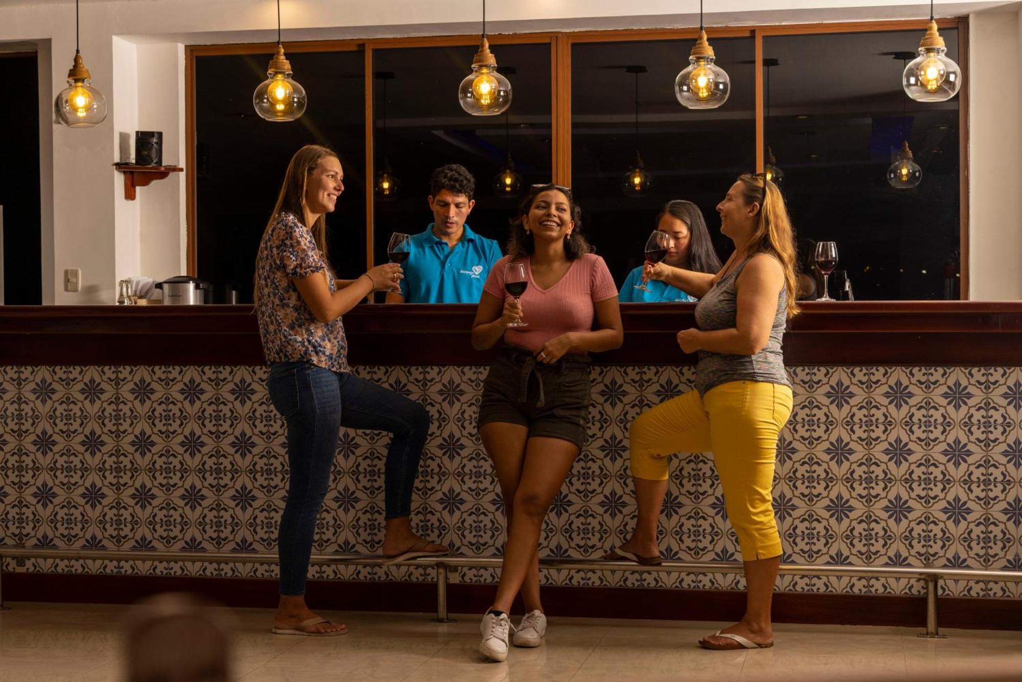 Galapagos Planet Hotel بويرتو بكويريزو مورينو المظهر الخارجي الصورة